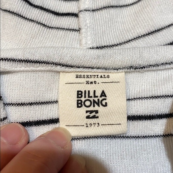 Billabong pullover, Size Small - Picture 3 of 4